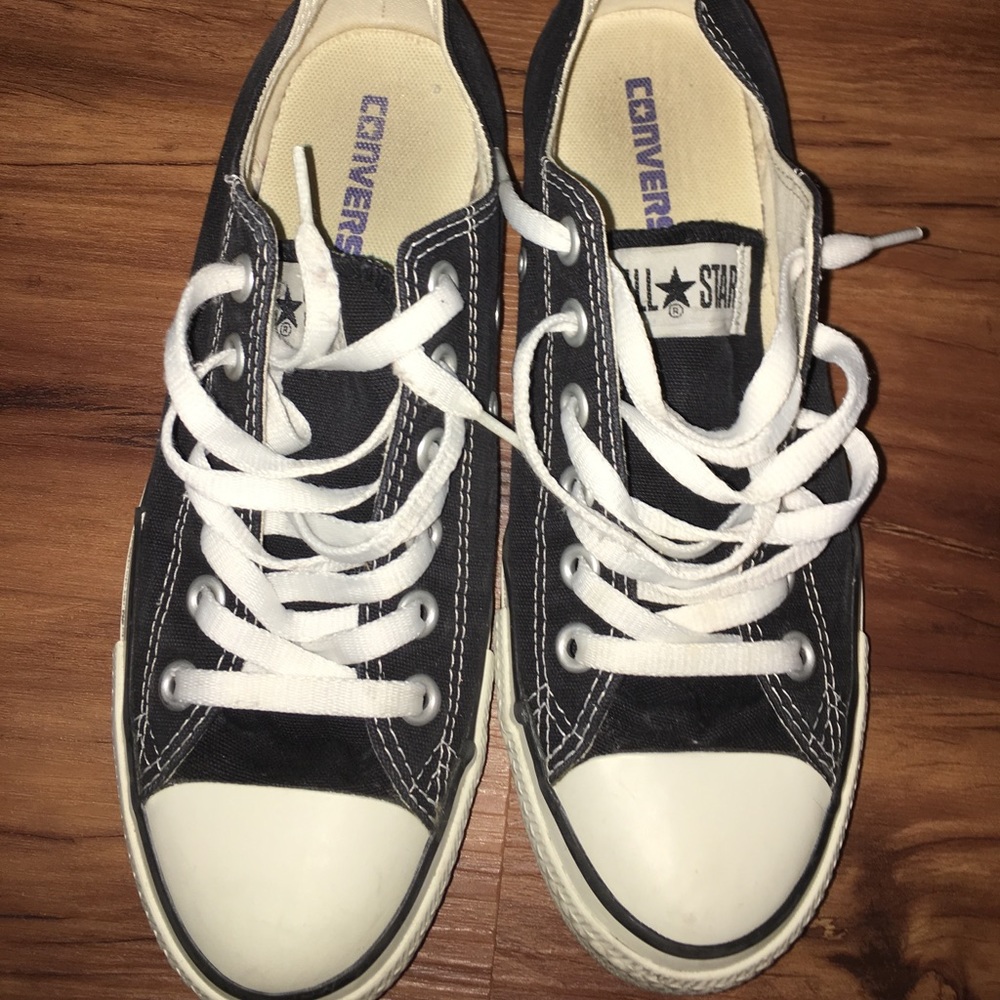 Black converse sneakers
